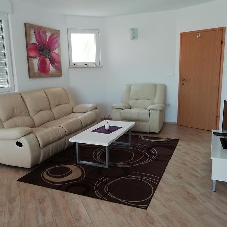 Apartment Greta,50 Meters To The Beach Banjole Ngoại thất bức ảnh
