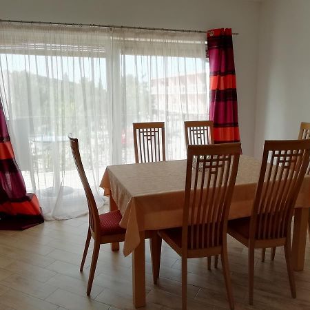 Apartment Greta,50 Meters To The Beach Banjole Ngoại thất bức ảnh