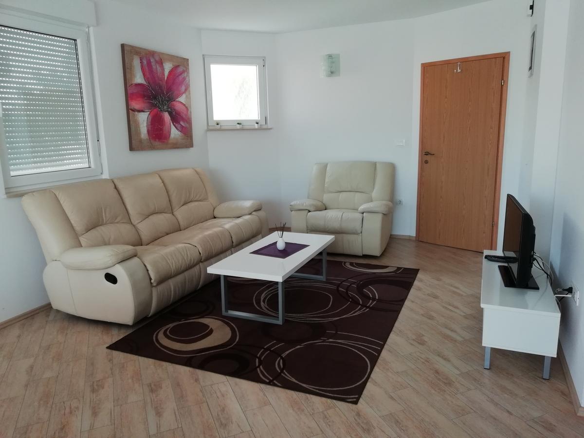 Apartment Greta,50 Meters To The Beach Banjole Ngoại thất bức ảnh