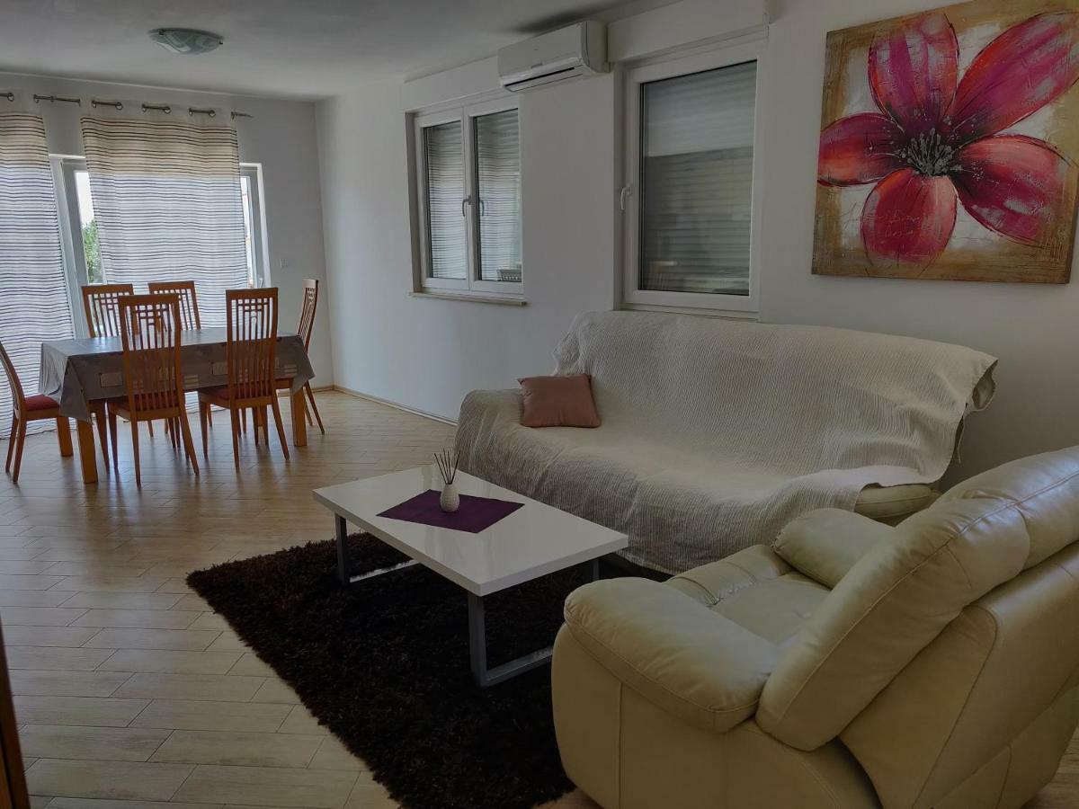 Apartment Greta,50 Meters To The Beach Banjole Ngoại thất bức ảnh